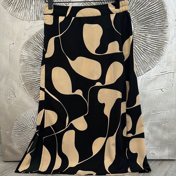 Vero Moda Dresses & Skirts - Elegant Black and Cream Women's Skirt